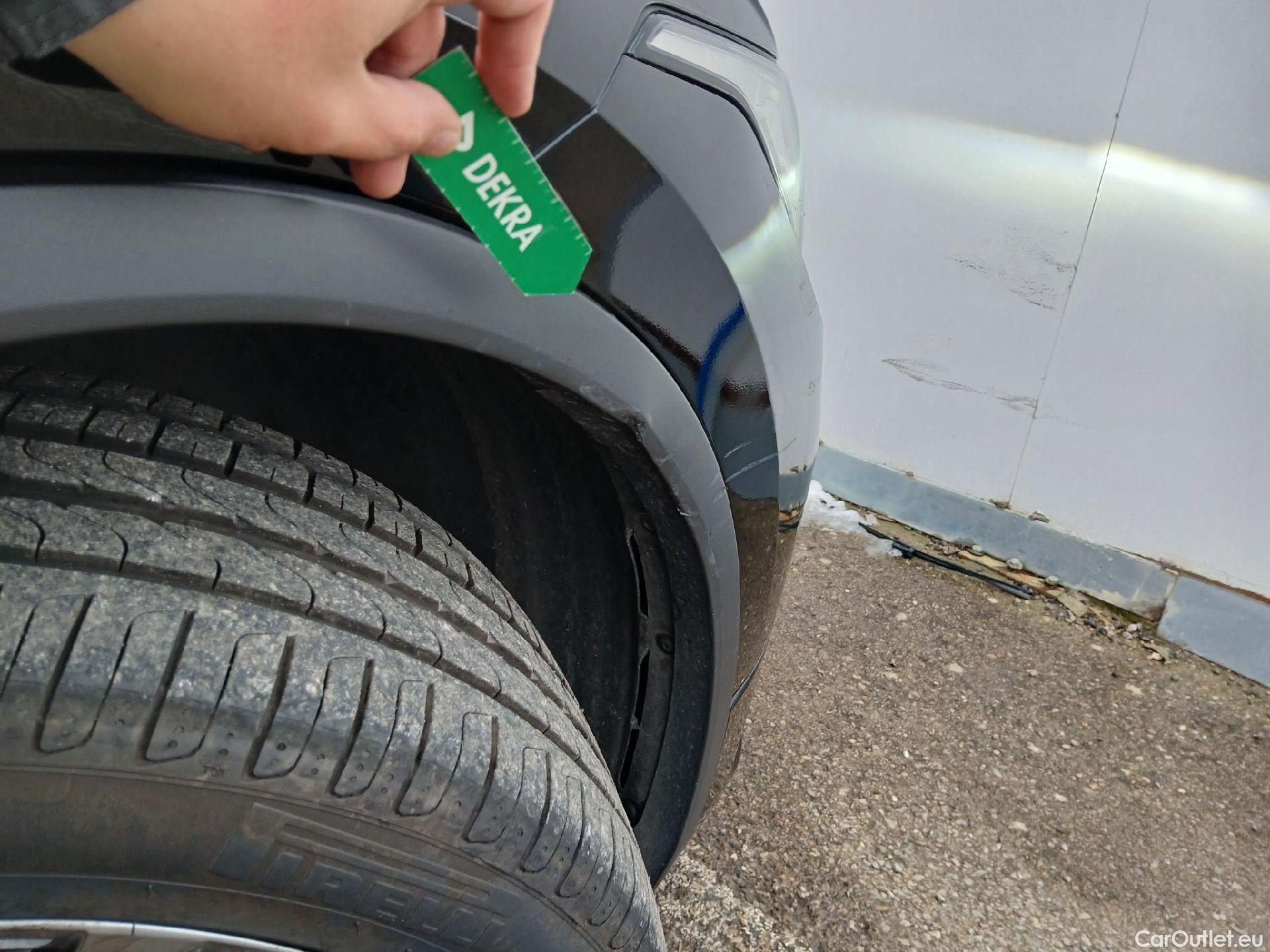  Volkswagen  Tiguan VOLKSWAGEN  / 2020 / 5P / todoterreno R-Line 2.0 TDI 110kW (150CV) DSG #28