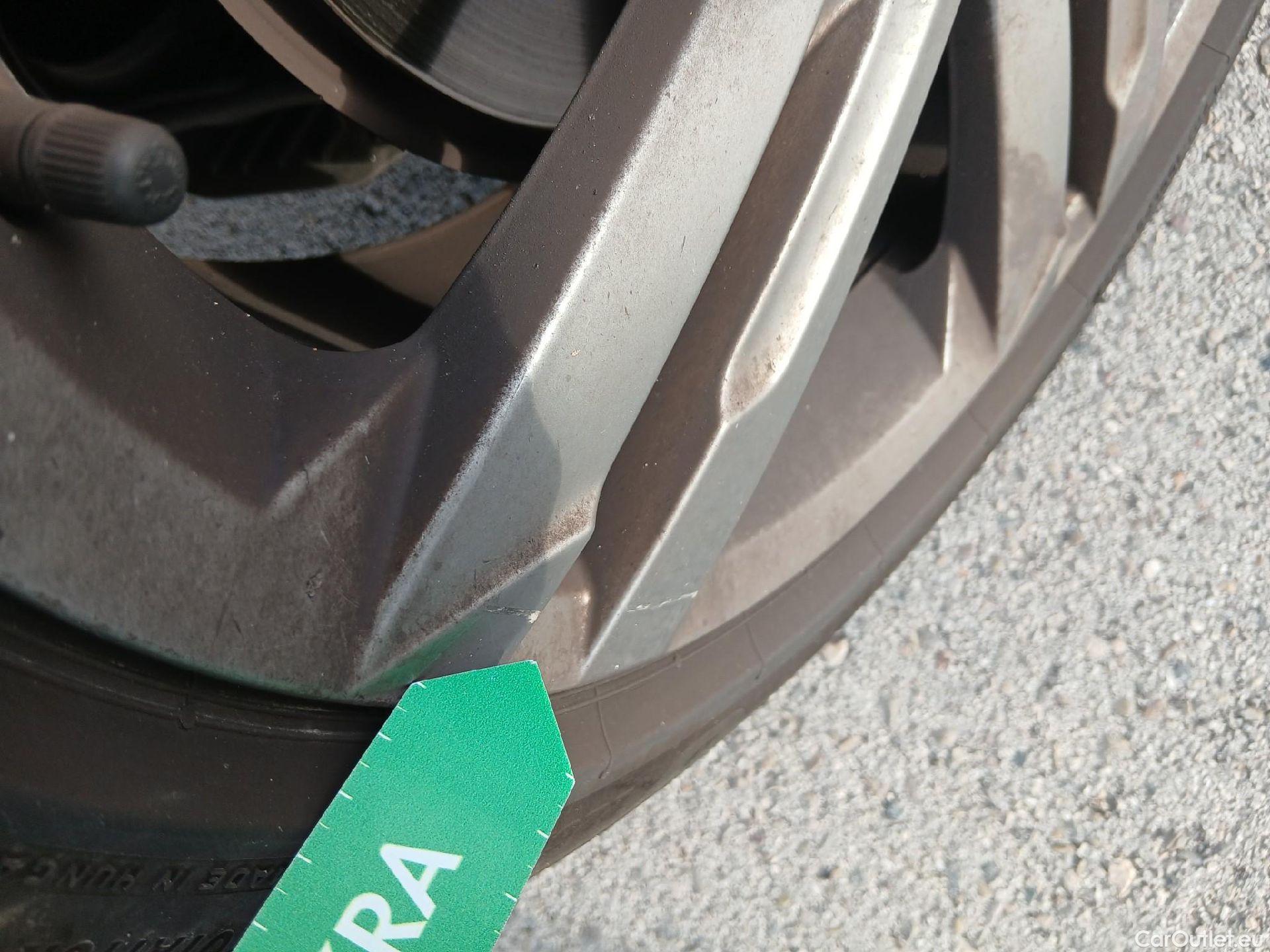  Volkswagen  Golf  VOLKSWAGEN / 2020 / 5P / berlina con portón R-Line 2.0 TDI 110kW (150CV) DSG #9