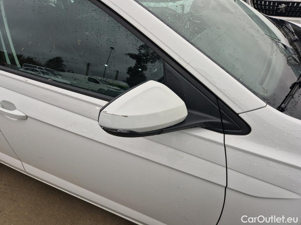  Volkswagen  Polo VOLKSWAGEN  / 2021 / 5P / berlina con portón Life 1.0 TSI 70kW (95CV) #23