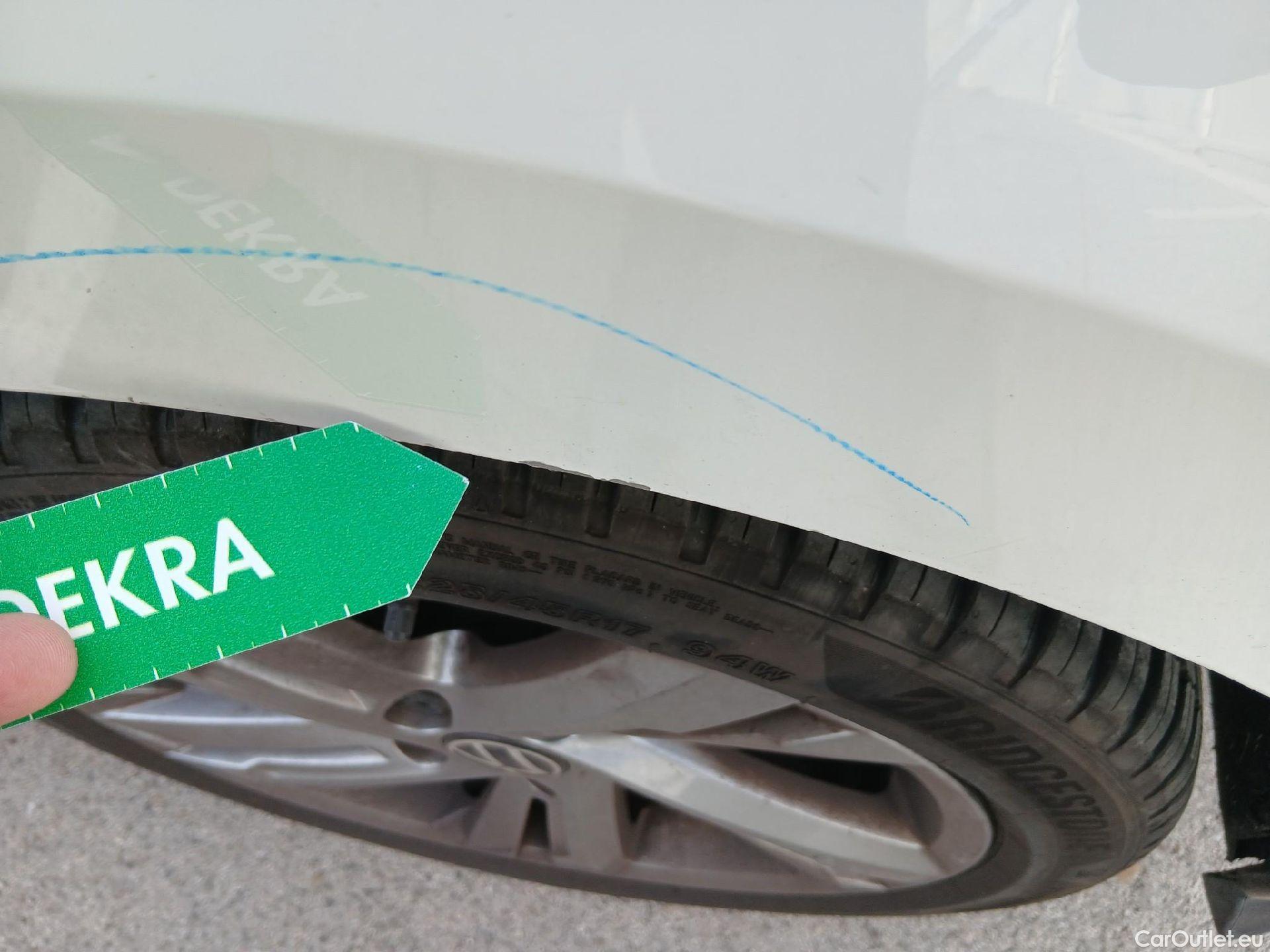  Volkswagen  Golf  VOLKSWAGEN / 2020 / 5P / berlina con portón R-Line 2.0 TDI 110kW (150CV) DSG #23