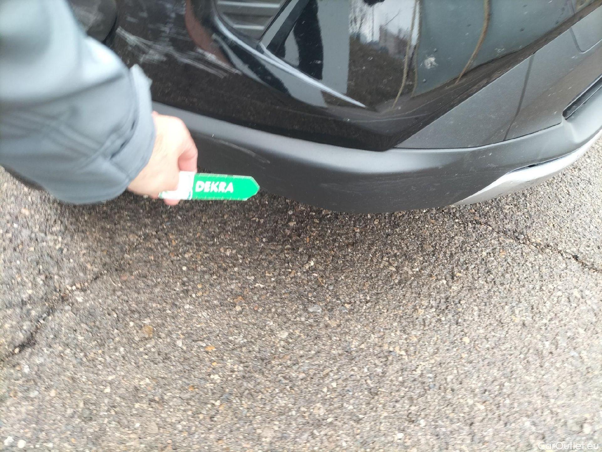  Toyota  RAV4 TOYOTA  / 2018 / 5P / todoterreno 2.5l 220H Advance 4WD #8