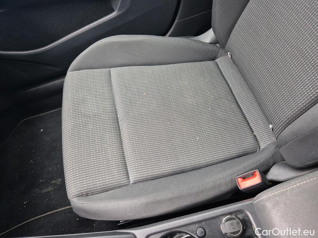  Volkswagen  Golf  VOLKSWAGEN / 2020 / 5P / berlina con portón 2.0 TDI 85kW (115CV) (AC4) #14