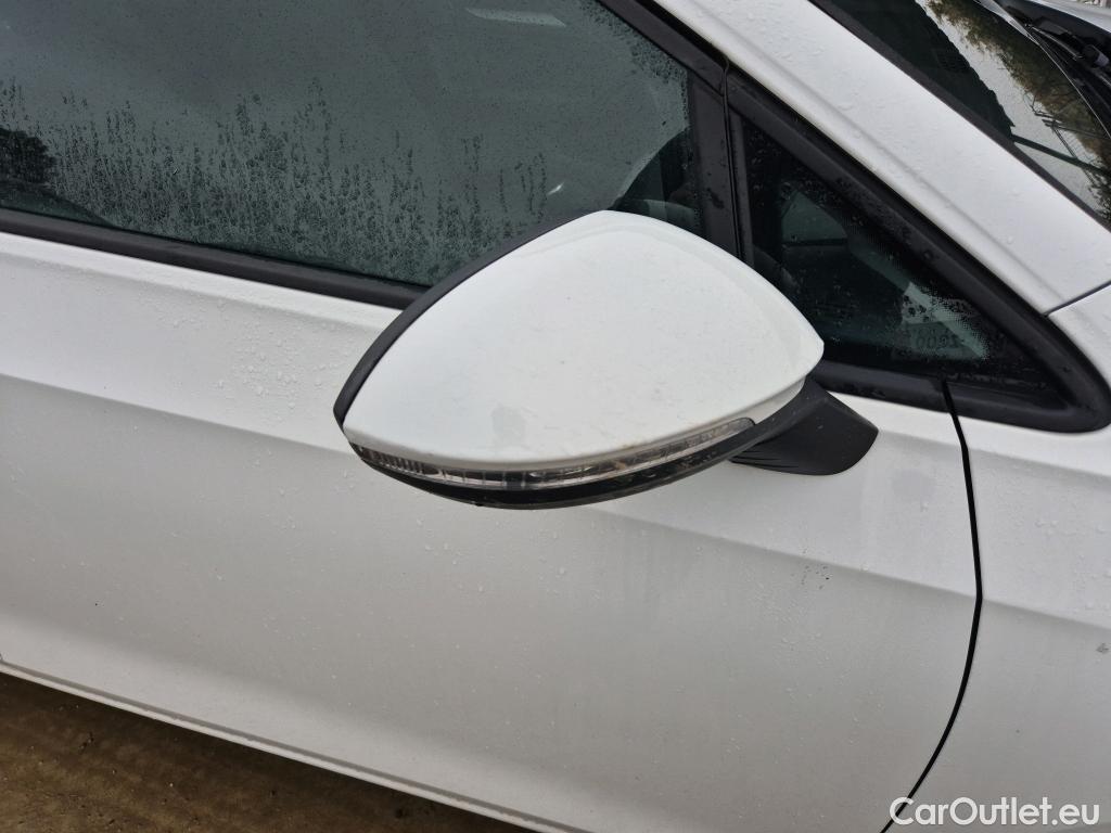  Volkswagen  Golf  VOLKSWAGEN / 2020 / 5P / berlina con portón 2.0 TDI 85kW (115CV) (AC4) #18