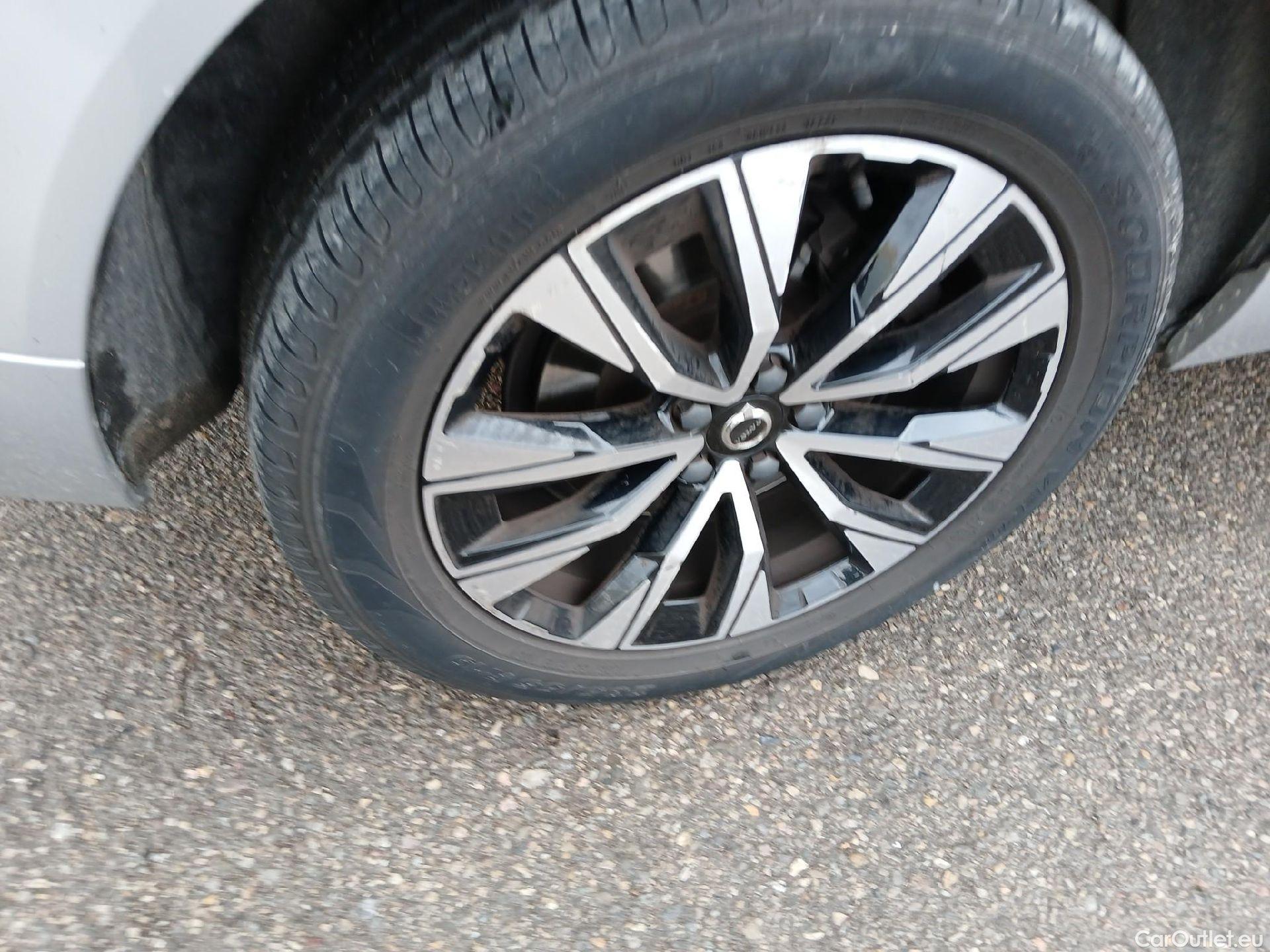  Volvo  XC60 VOLVO  / 2017 / 5P / todoterreno 2.0 B4 D Plus Bright Auto #21