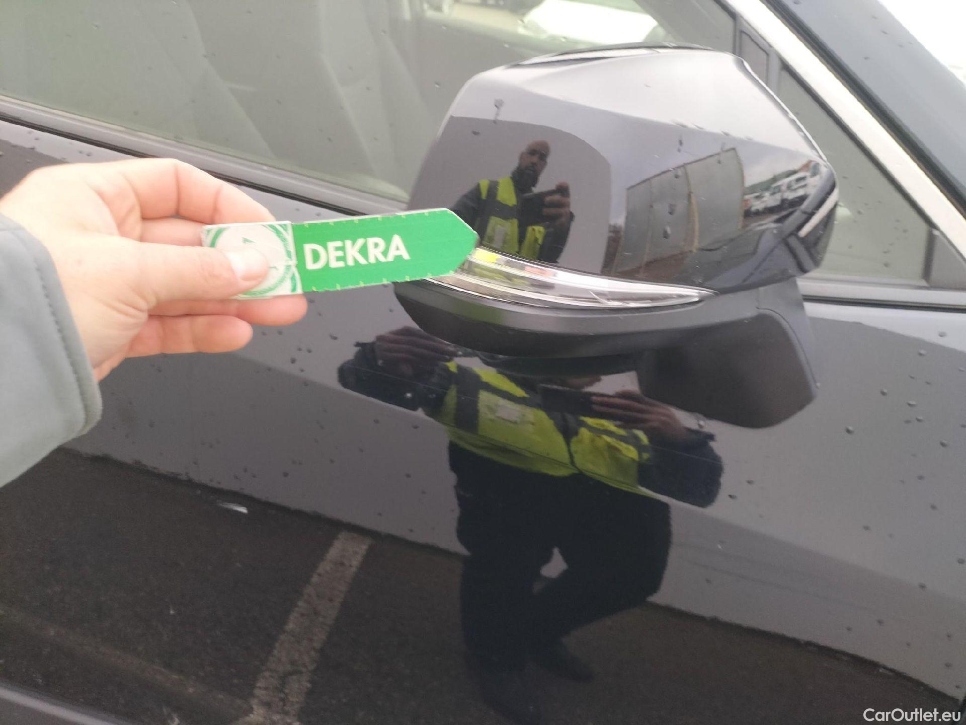  Toyota  RAV4 TOYOTA  / 2018 / 5P / todoterreno 2.5l 220H Advance 4WD #65