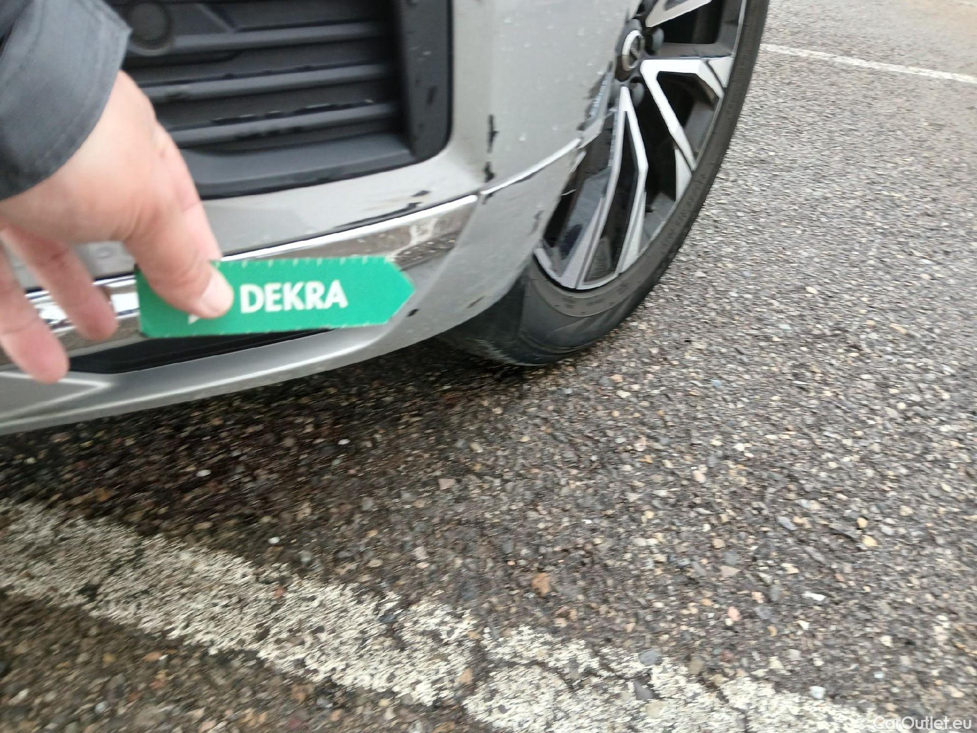  Volvo  XC60 VOLVO  / 2017 / 5P / todoterreno 2.0 B4 D Plus Bright Auto #8