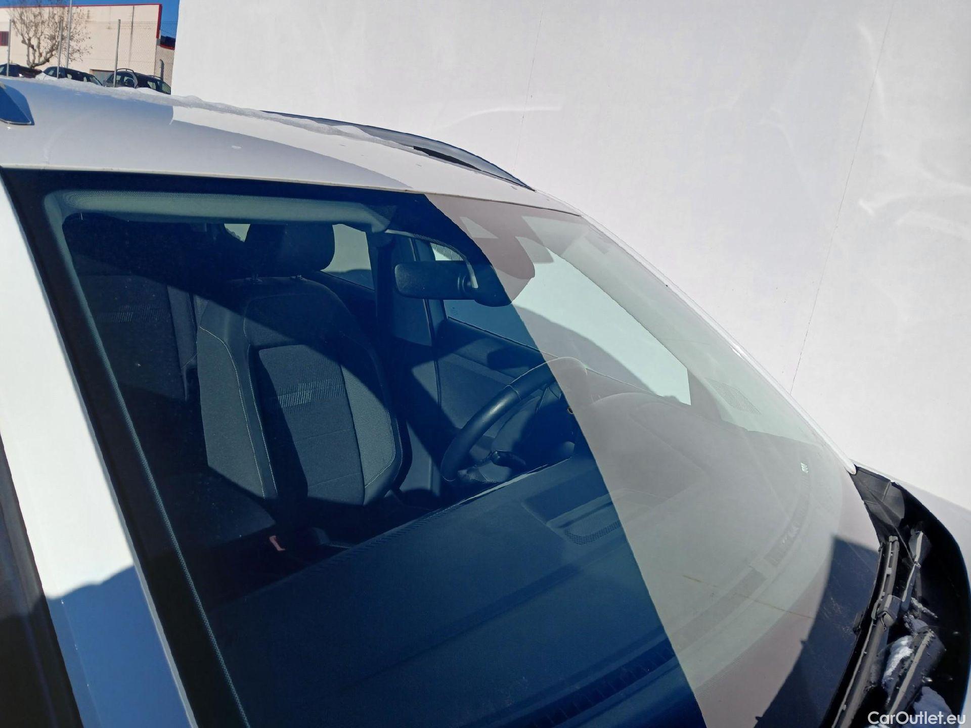  Volkswagen  T-CROSS VOLKSWAGEN  / 2018 / 5P / todoterreno Sport 1.5 TSI 110kW (150CV) DSG #1