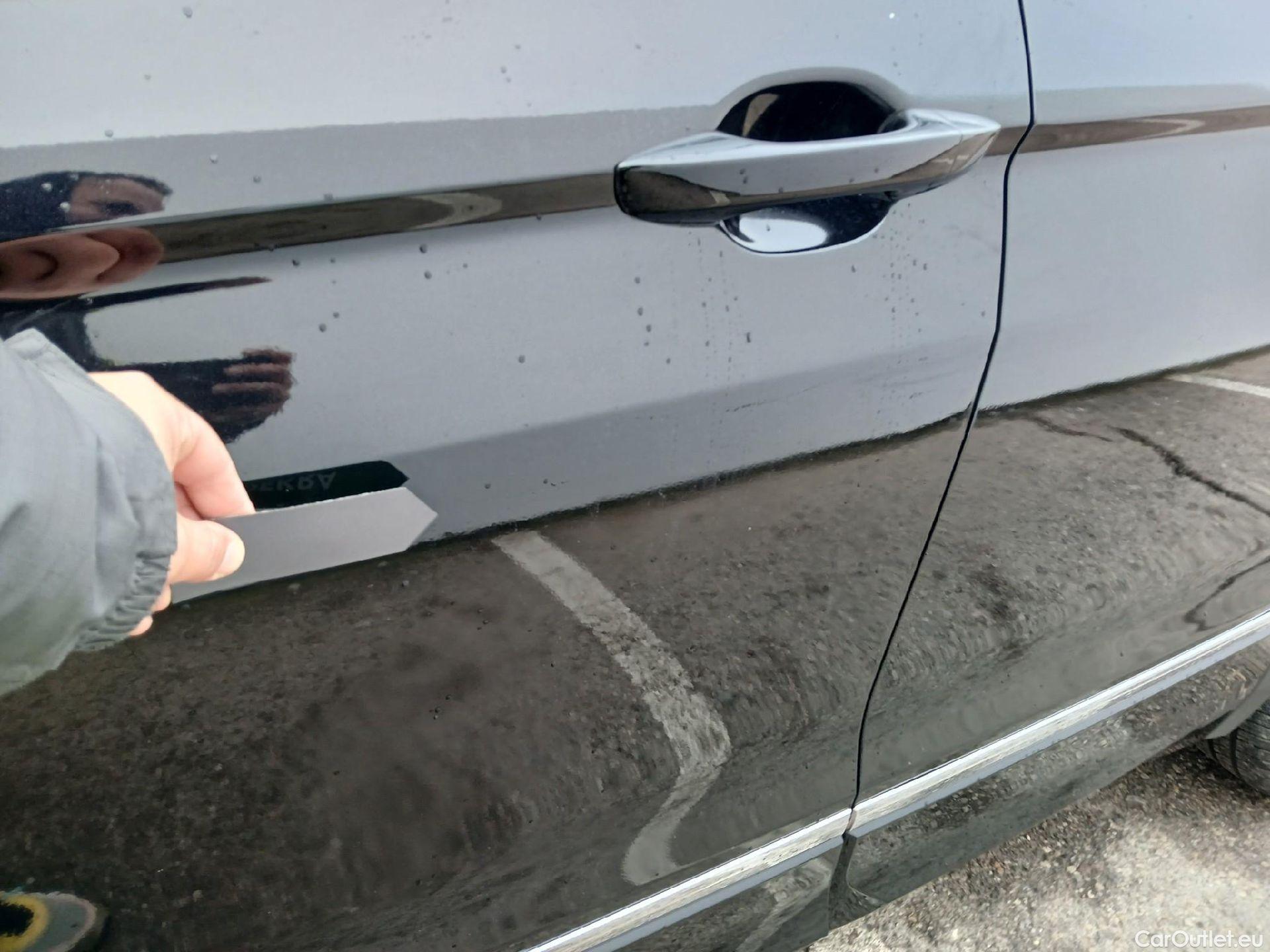  Volkswagen  Tiguan VOLKSWAGEN  / 2020 / 5P / todoterreno R-Line 2.0 TDI 110kW (150CV) DSG #11