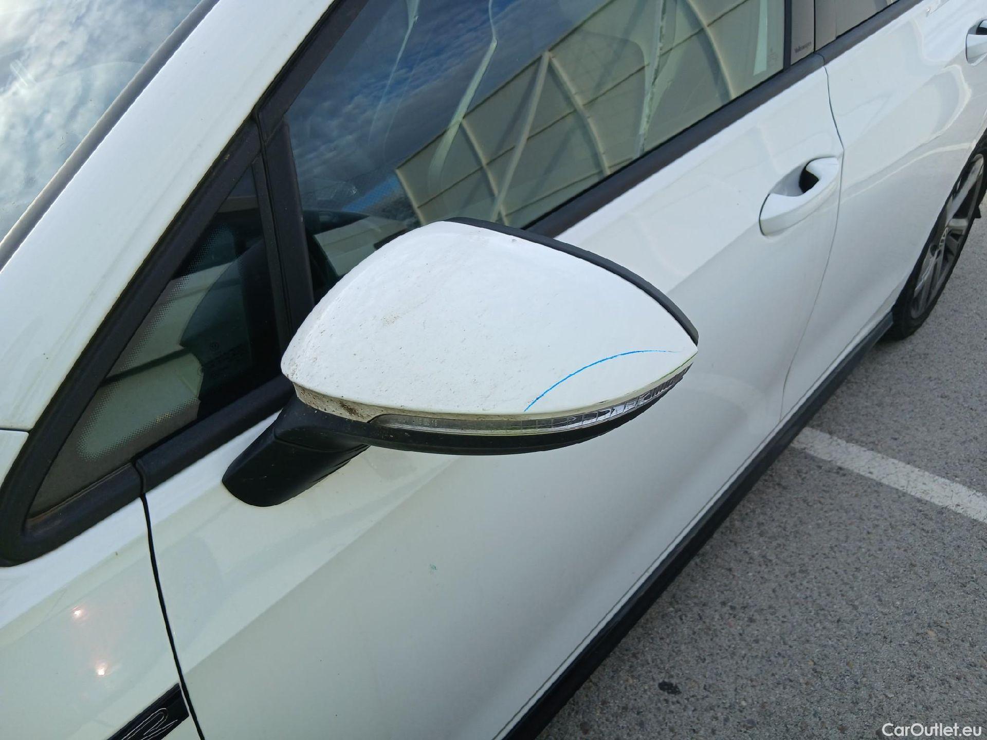  Volkswagen  Golf  VOLKSWAGEN / 2020 / 5P / berlina con portón R-Line 2.0 TDI 110kW (150CV) DSG #21