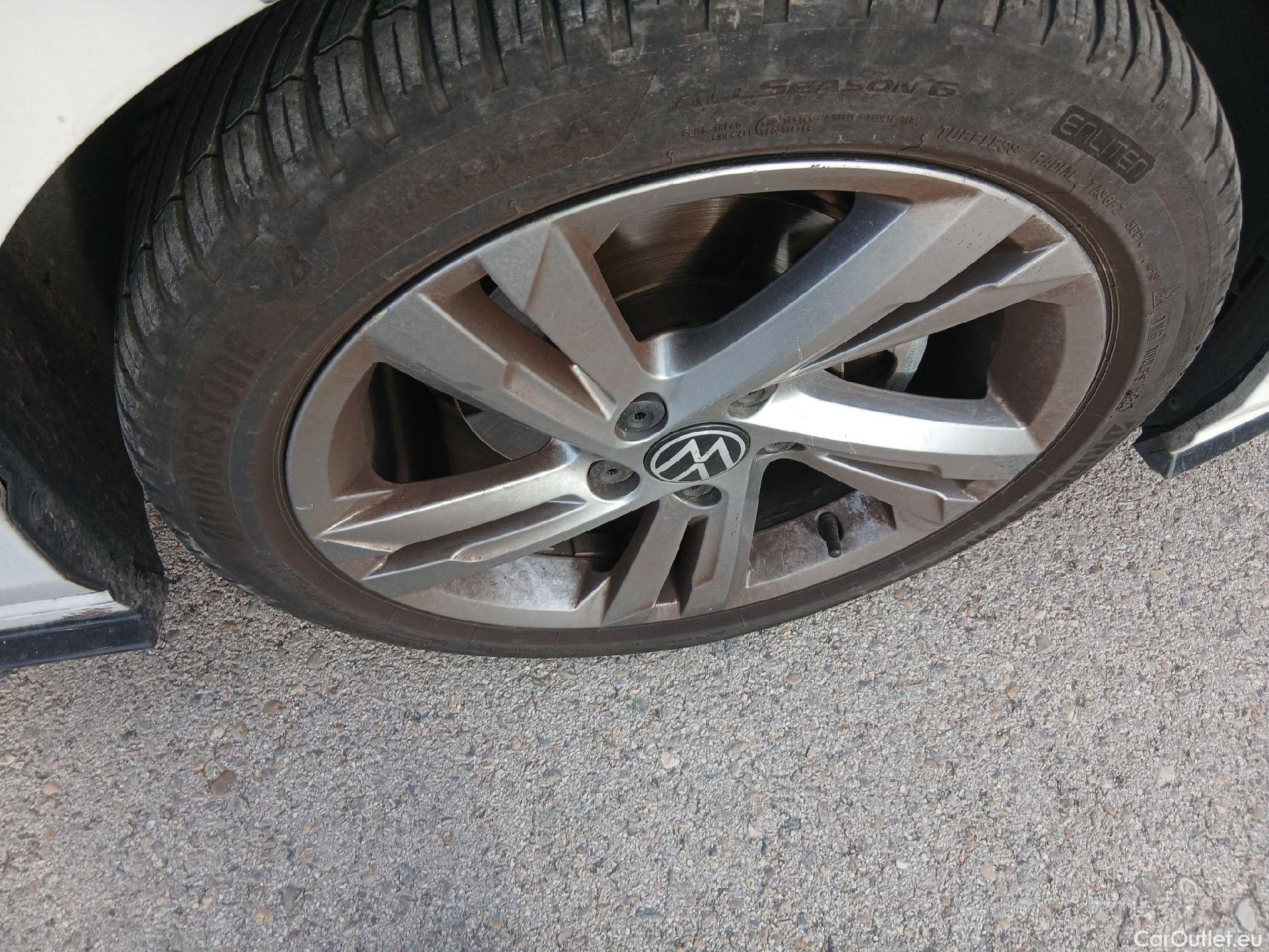  Volkswagen  Golf  VOLKSWAGEN / 2020 / 5P / berlina con portón R-Line 2.0 TDI 110kW (150CV) DSG #14