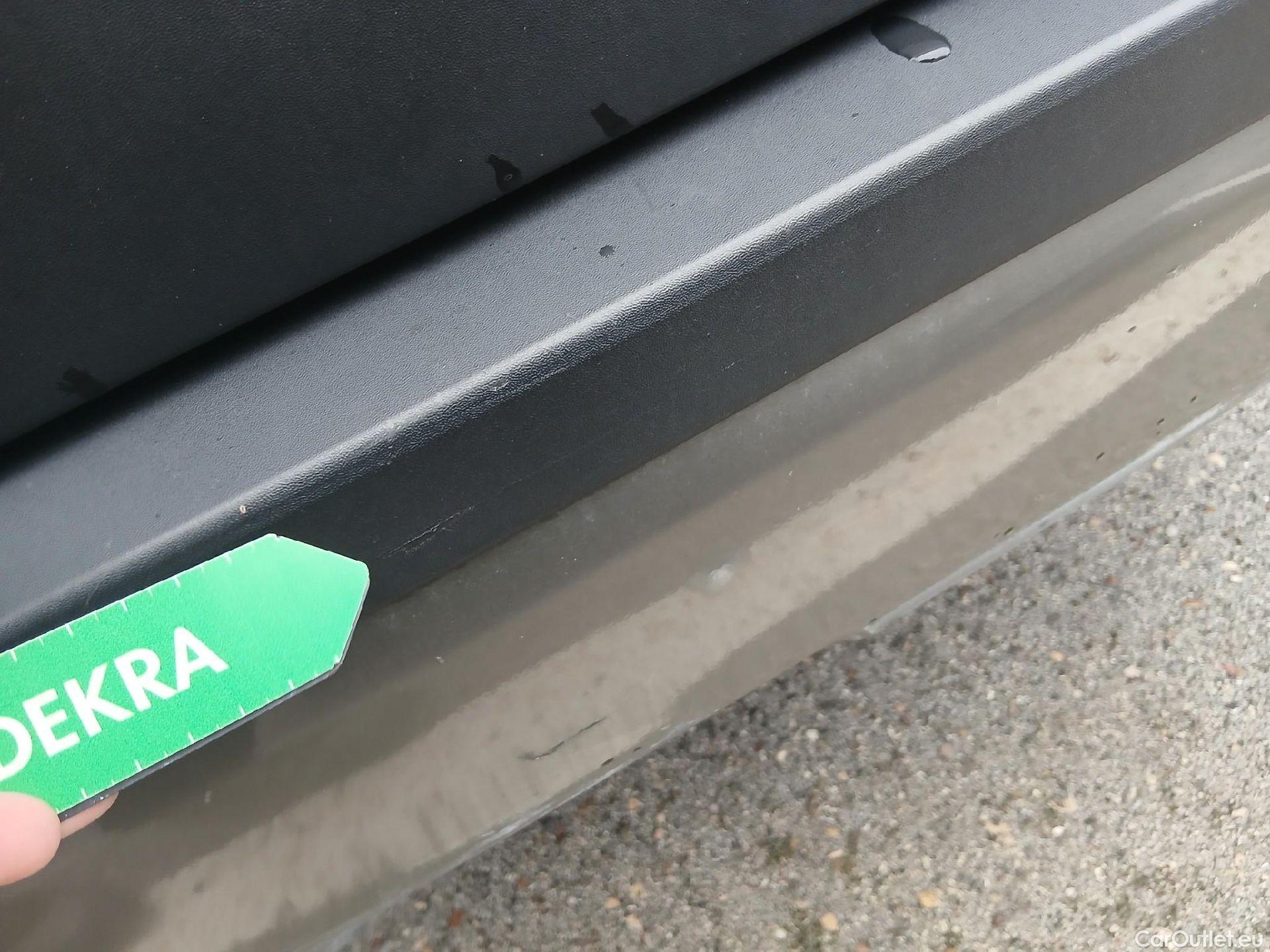  Toyota  RAV4 TOYOTA  / 2018 / 5P / todoterreno 2.5l 220H Luxury #8