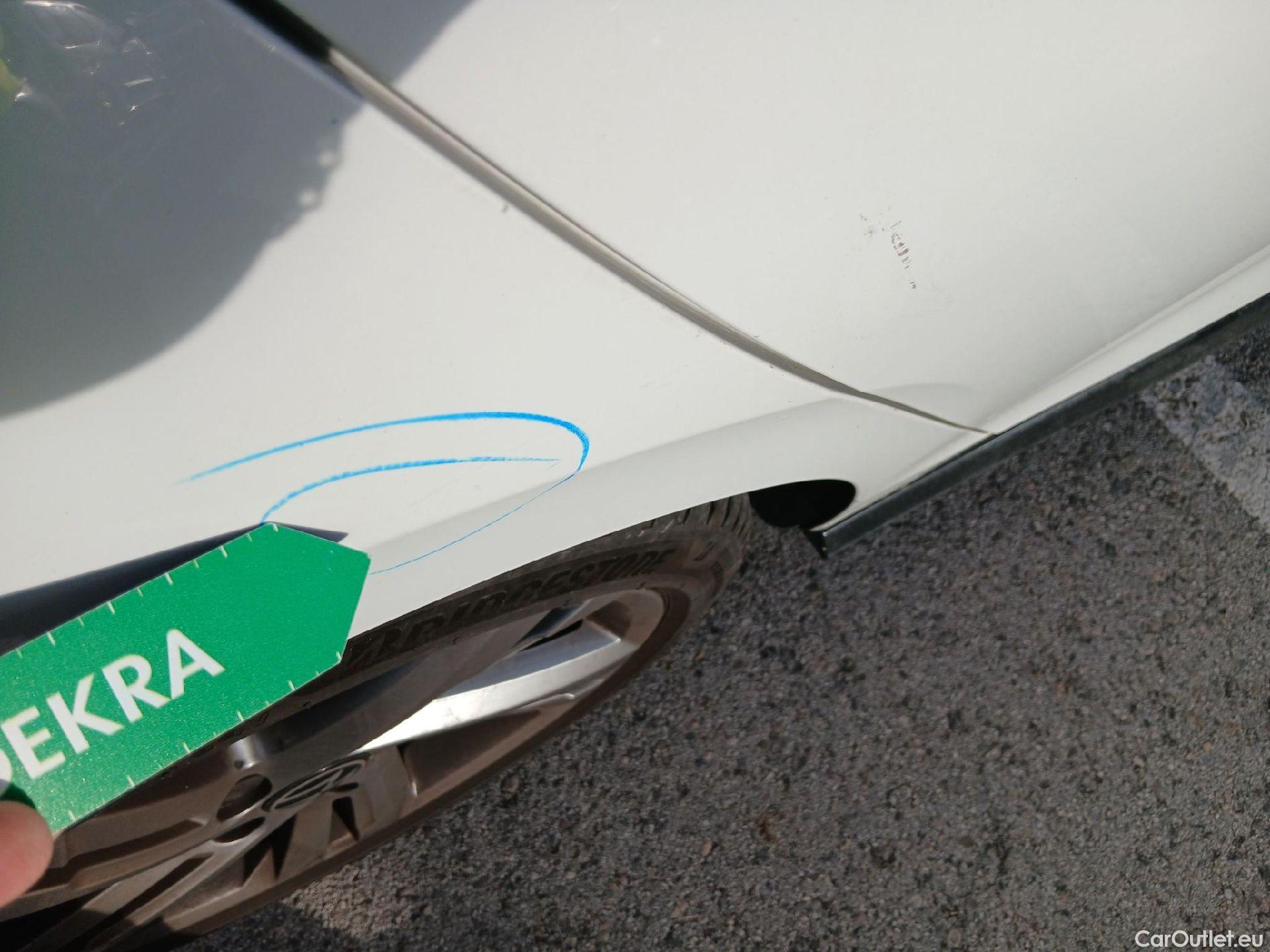  Volkswagen  Golf  VOLKSWAGEN / 2020 / 5P / berlina con portón R-Line 2.0 TDI 110kW (150CV) DSG #28