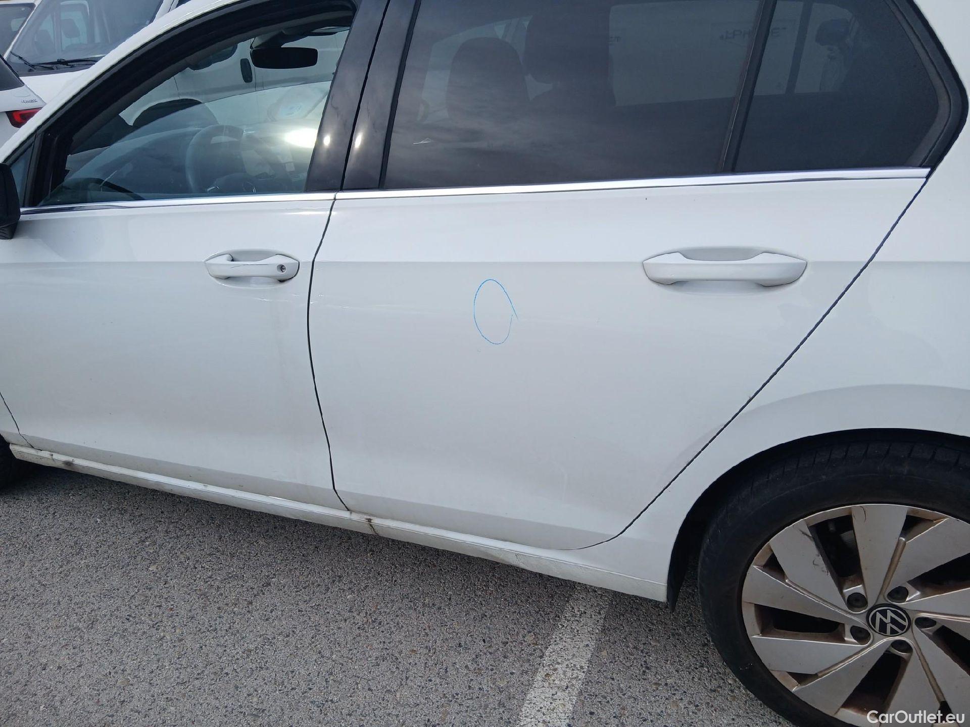  Volkswagen  Golf  VOLKSWAGEN / 2020 / 5P / berlina con portón Style 1.5 eTSI 110kW (150CV) DSG #9