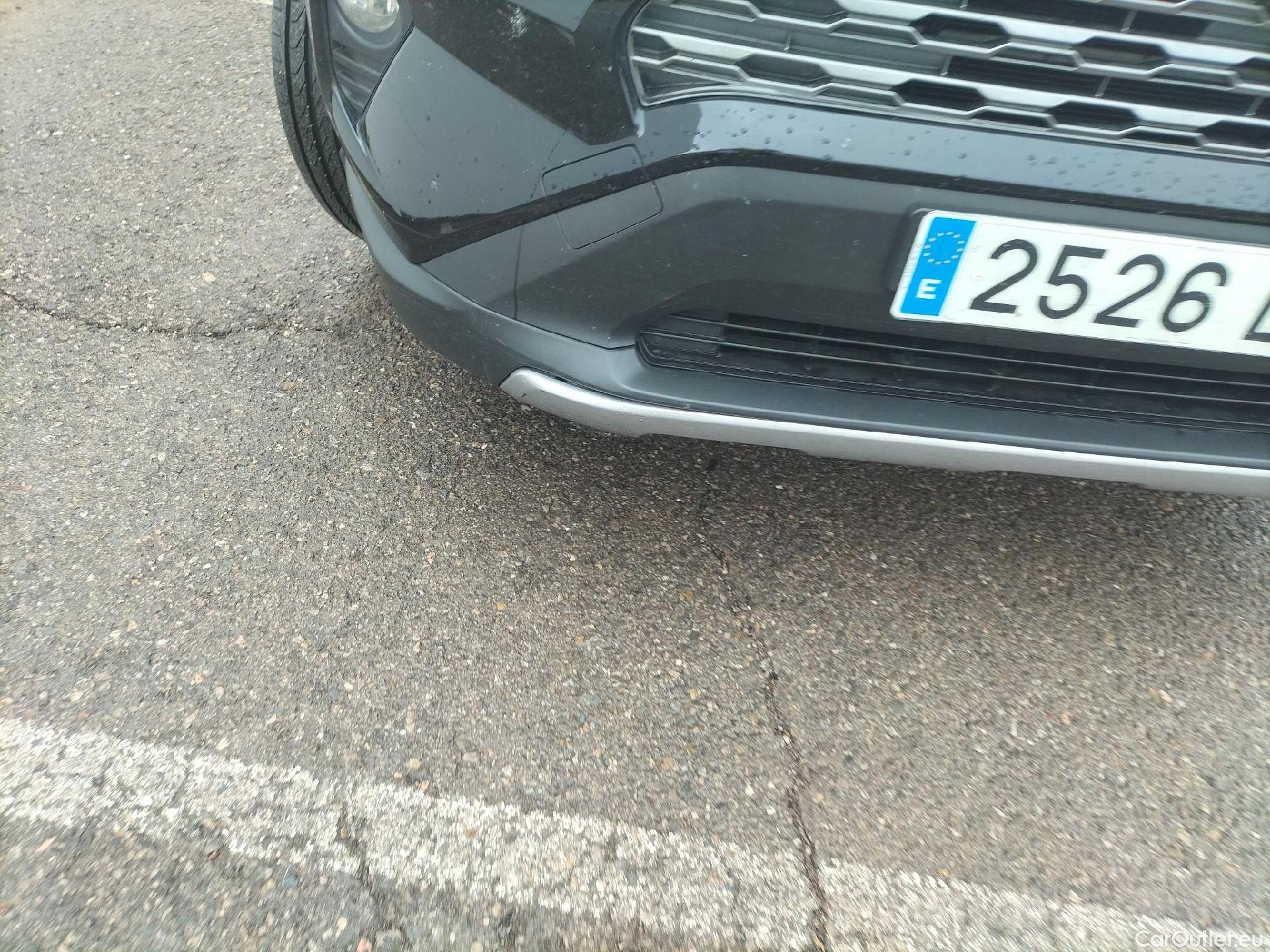  Toyota  RAV4 TOYOTA  / 2018 / 5P / todoterreno 2.5l 220H Advance 4WD #9