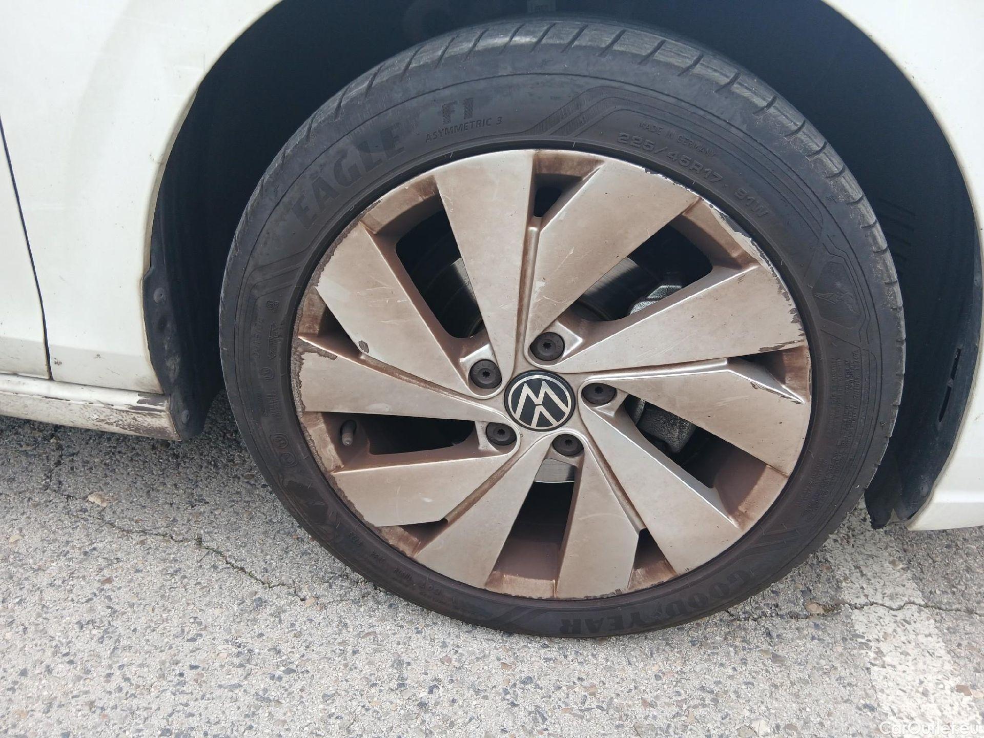  Volkswagen  Golf  VOLKSWAGEN / 2020 / 5P / berlina con portón Style 1.5 eTSI 110kW (150CV) DSG #20