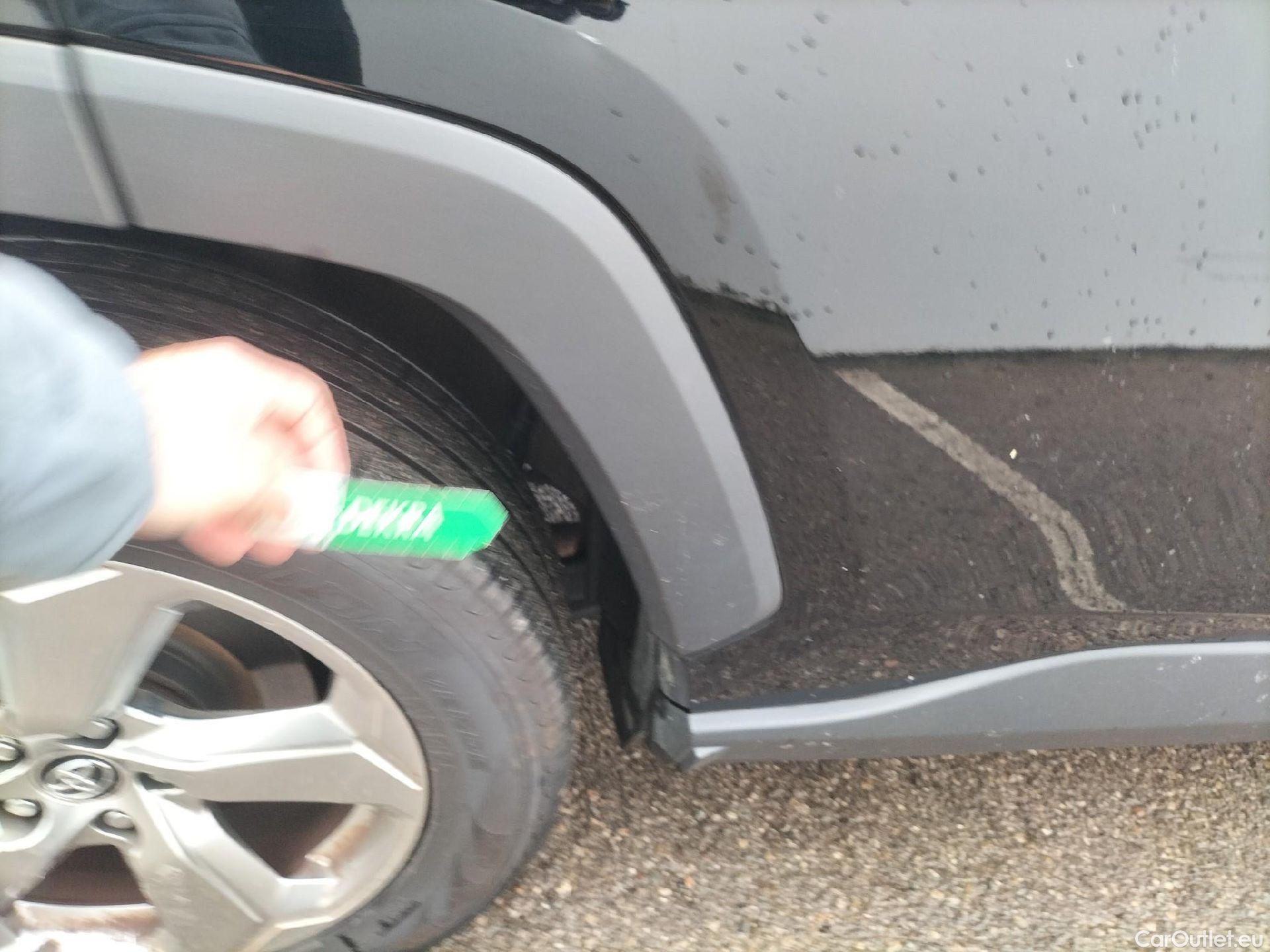  Toyota  RAV4 TOYOTA  / 2018 / 5P / todoterreno 2.5l 220H Advance 4WD #56