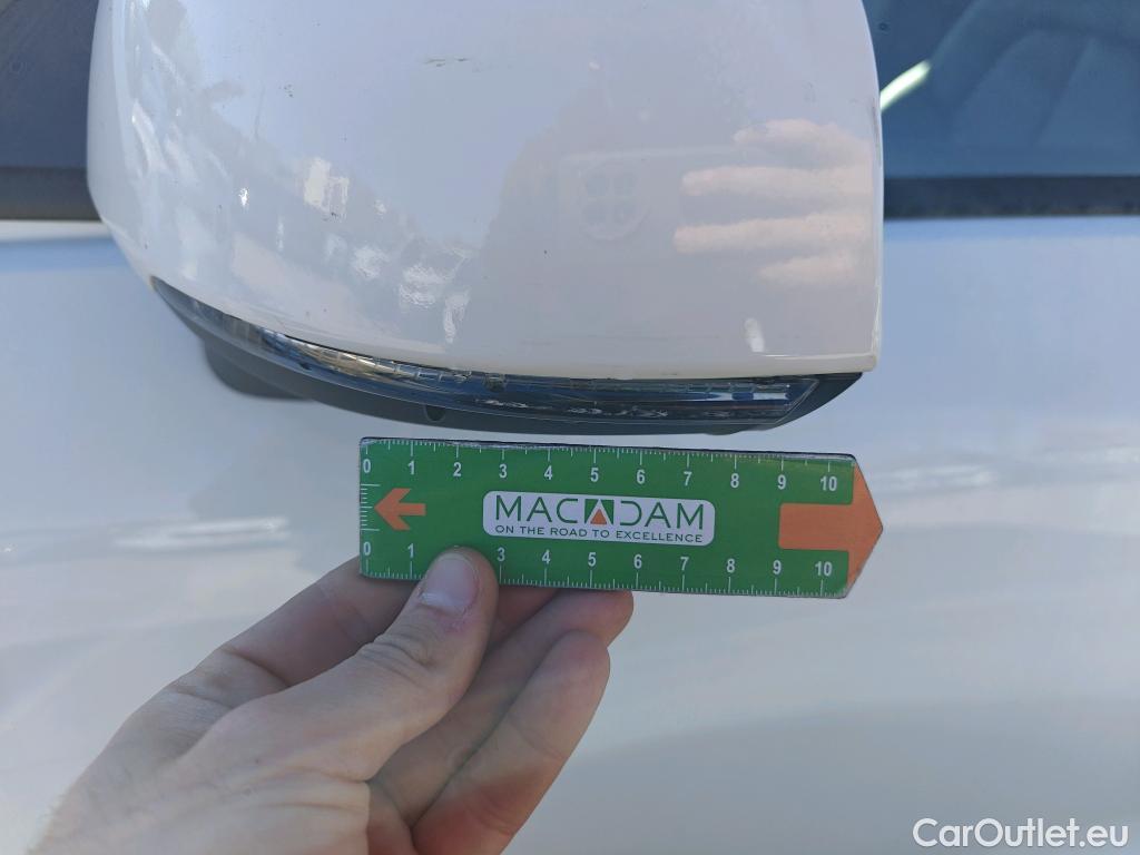  Volvo  XC 40 VOLVO XC40 / 2017 / 5P / todoterreno 2.0 B4 G AWD Momentum Pro Auto #8