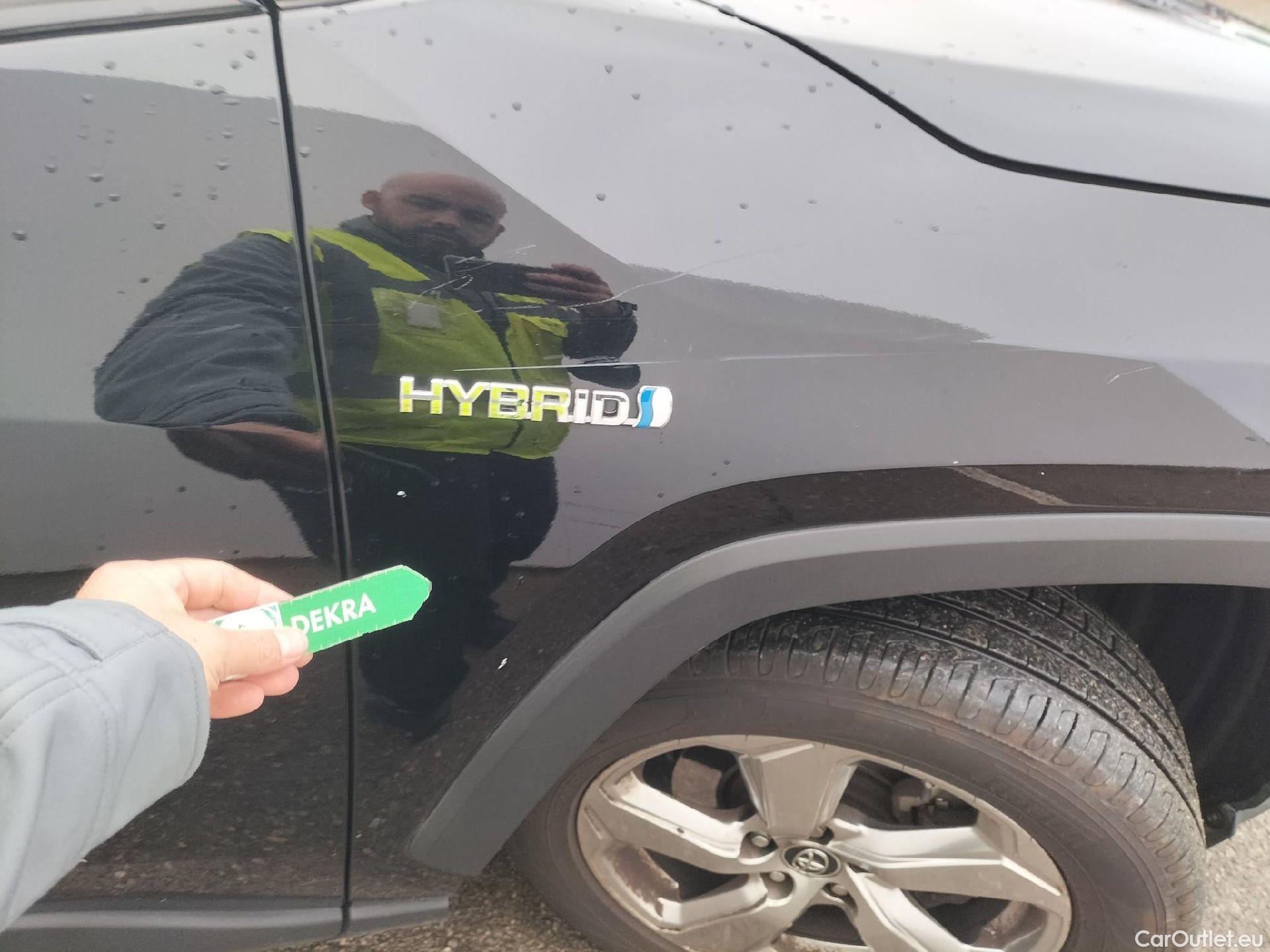  Toyota  RAV4 TOYOTA  / 2018 / 5P / todoterreno 2.5l 220H Advance 4WD #66