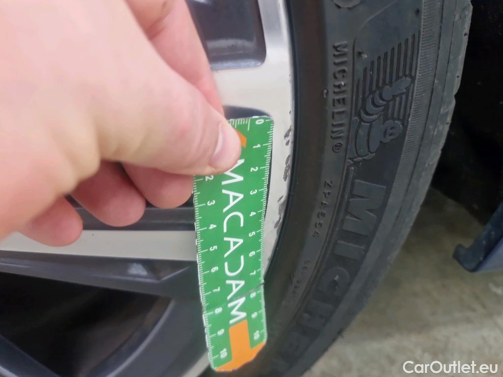  Bmw  Serie 1 Série 1 Berline 118 i Lounge 1.5 135CV BVA7 E6d #28