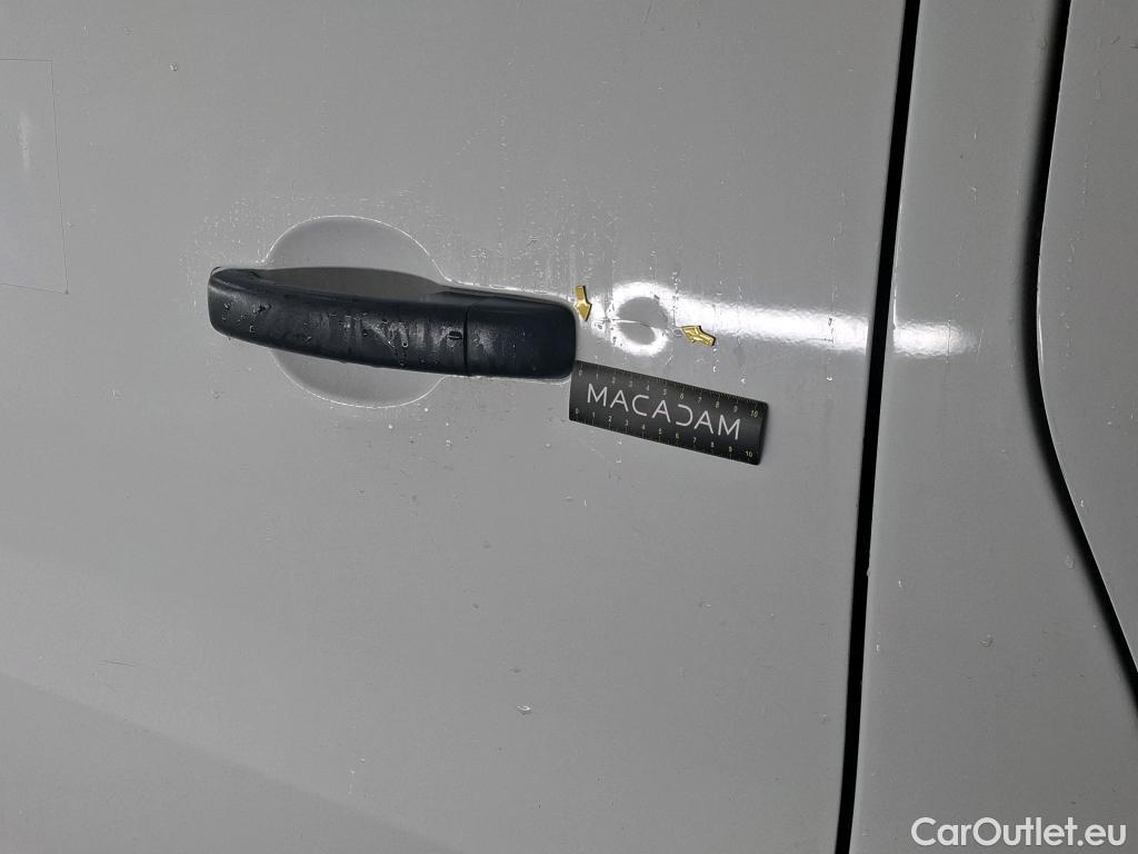  Renault  Trafic RENAULT  / 2019 / 4P / Fourgon tole NV FG GCF L1H2 1200 Energy dCi 145 #18