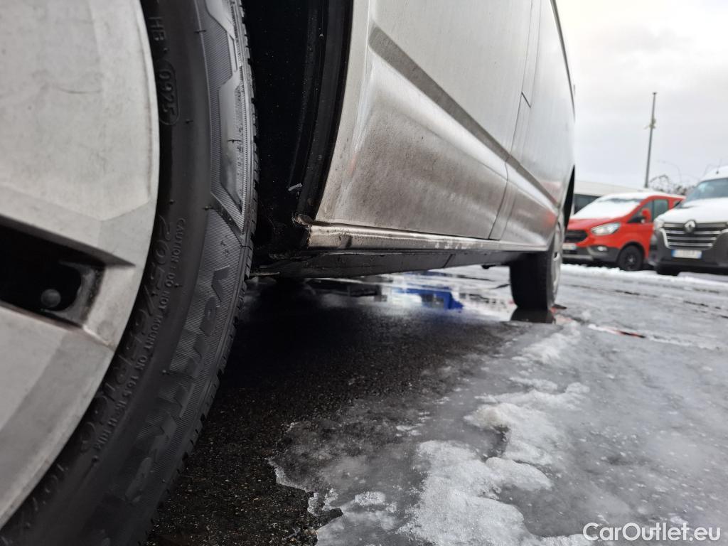  Volkswagen  Transporter VOLKSWAGEN  / 2019 / 4P / Fourgon tôlé 2.0 TDi 150 L1H1 Business Plus #23