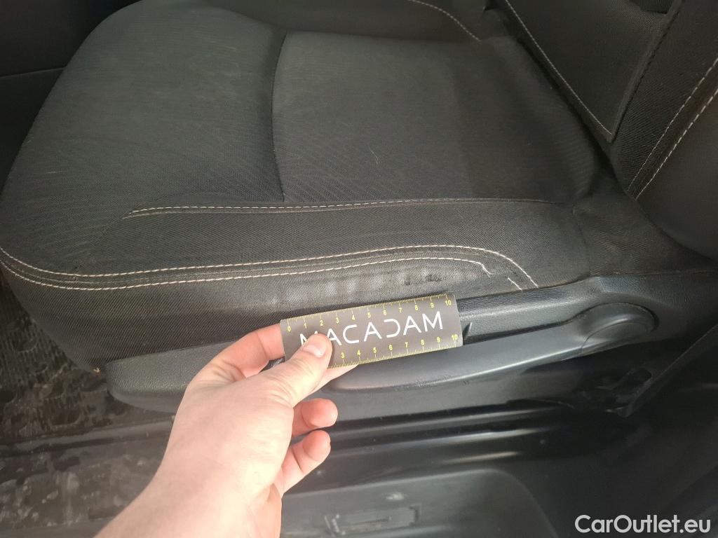  Renault  Trafic RENAULT  / 2019 / 4P / Fourgon tole NV FG GCF L1H2 1200 Energy dCi 145 #24