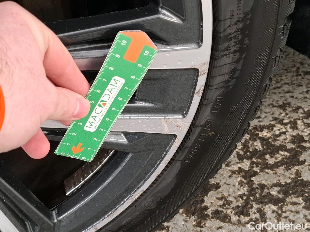  Bmw  Serie 1 BMW Série 1 / 2019 / 5P / Berline 116i DKG7 Business Design #9