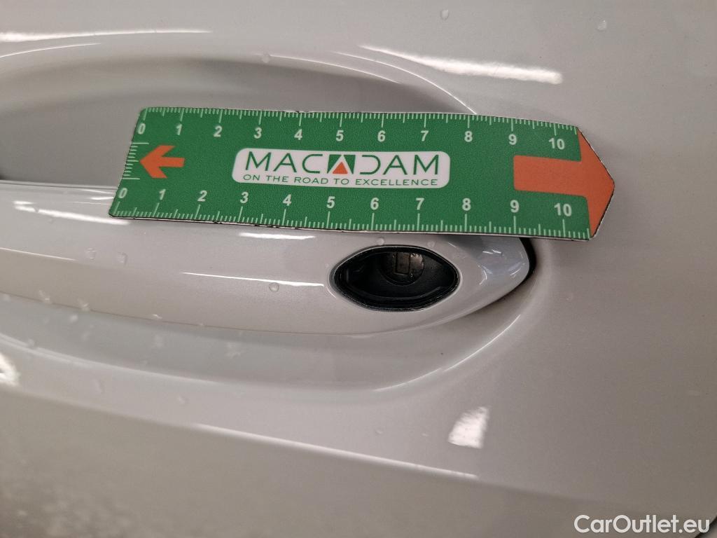  Bmw  Serie 1 BMW Série 1 / 2019 / 5P / Berline 116i DKG7 Business Design #17