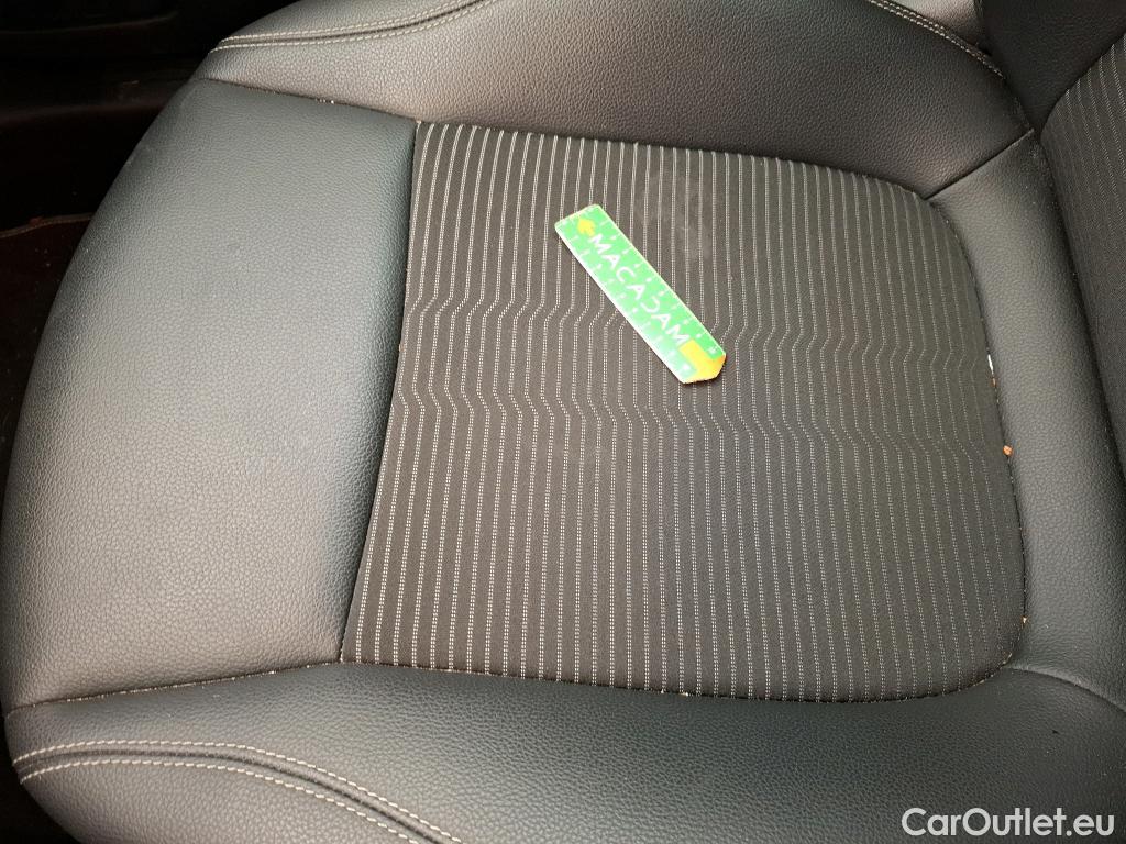  Mercedes  CLA-Klasse MERCEDES-BENZ CLA Coupe / 2019 / 4P / Coupé CLA 200 Business Line BA7 #26