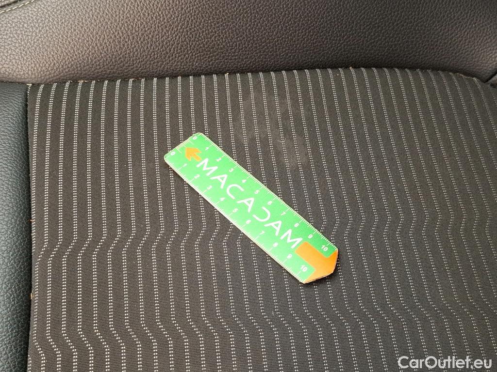  Mercedes  CLA-Klasse MERCEDES-BENZ CLA Coupe / 2019 / 4P / Coupé CLA 200 Business Line BA7 #27