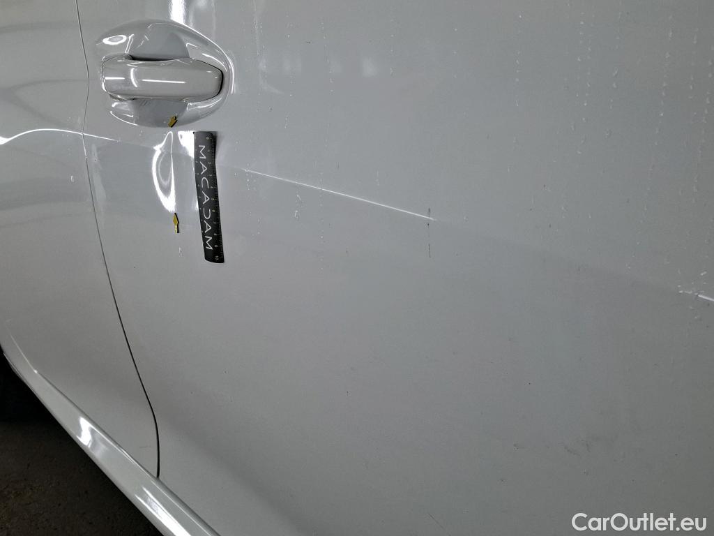  Peugeot  208  Allure Pack 1.2 PureTech 100CV BVM6 E6d #2