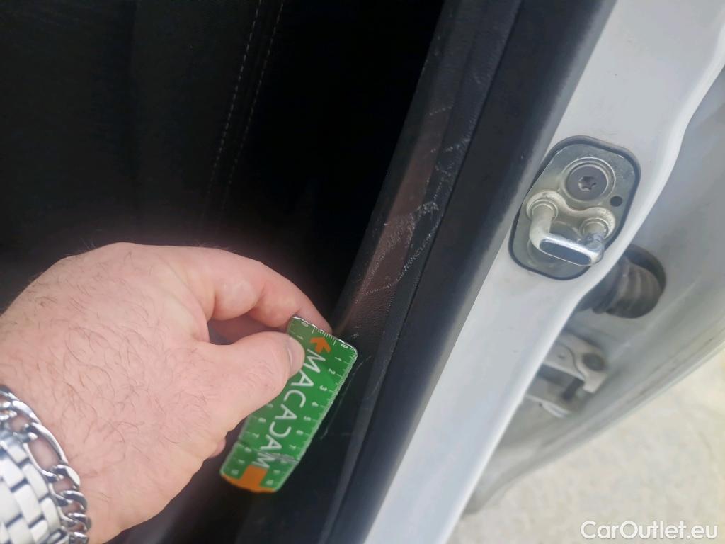  Peugeot  208  Affaire Premium Pack 1.5 HDi 100CV BVM5 E6dT #5