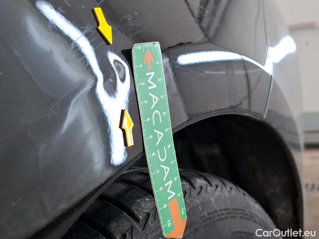  Mercedes  CLA-Klasse MERCEDES-BENZ CLA Coupe / 2019 / 4P / Coupé CLA 200 Business Line BA7 #24