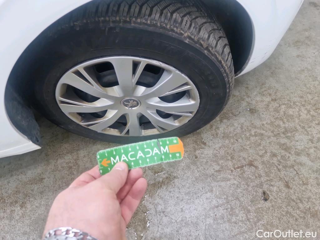  Peugeot  208  Affaire Premium Pack 1.5 HDi 100CV BVM5 E6dT #13