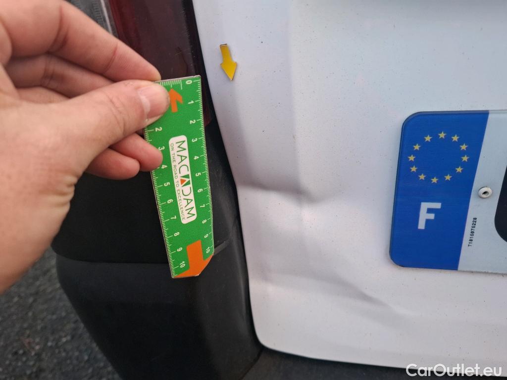  Renault  Trafic RENAULT  / 2019 / 4P / Fourgon tole NV FG GCF L2H2 1200 Energy dCi 145 #8