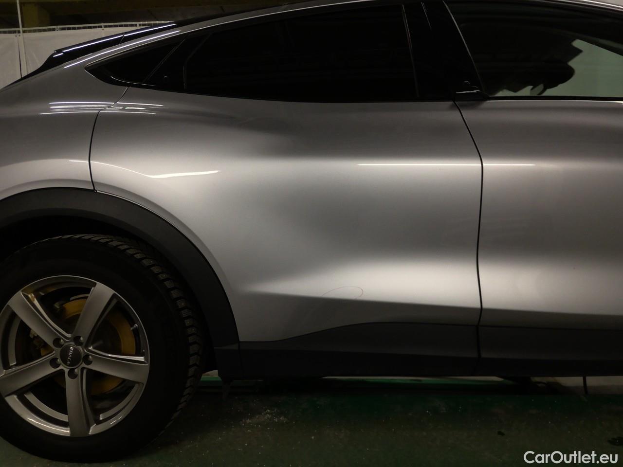  Ford  Mustang Mach-e 99 kWh Long Range RWD #9