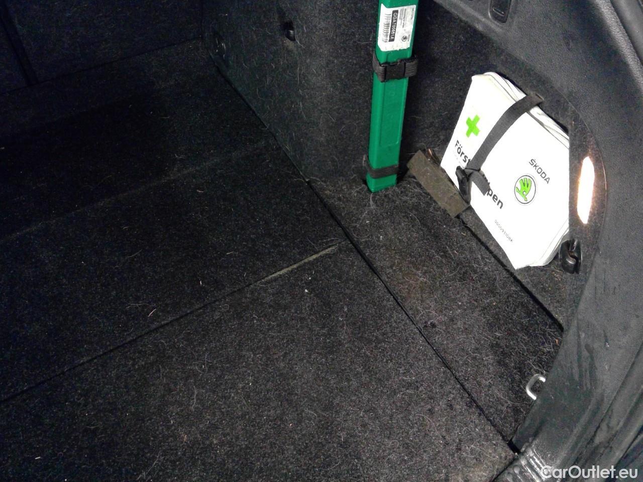  Skoda  Octavia Oct.Combi Scout TDI 150 4WD AT #2