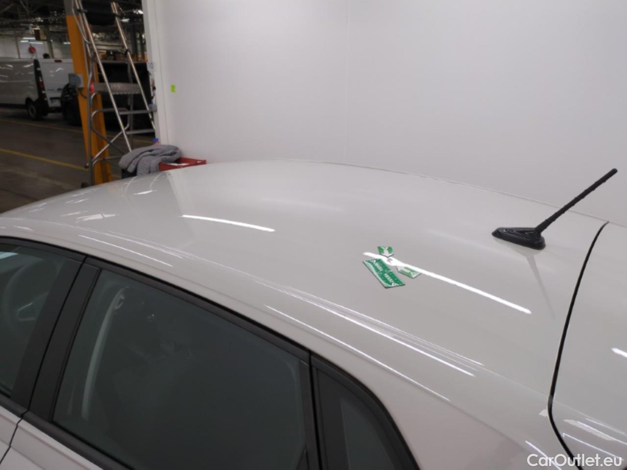  Volkswagen  Polo VOLKSWAGEN  / 2017 / 5P / Berline 1.0 80 Business #1