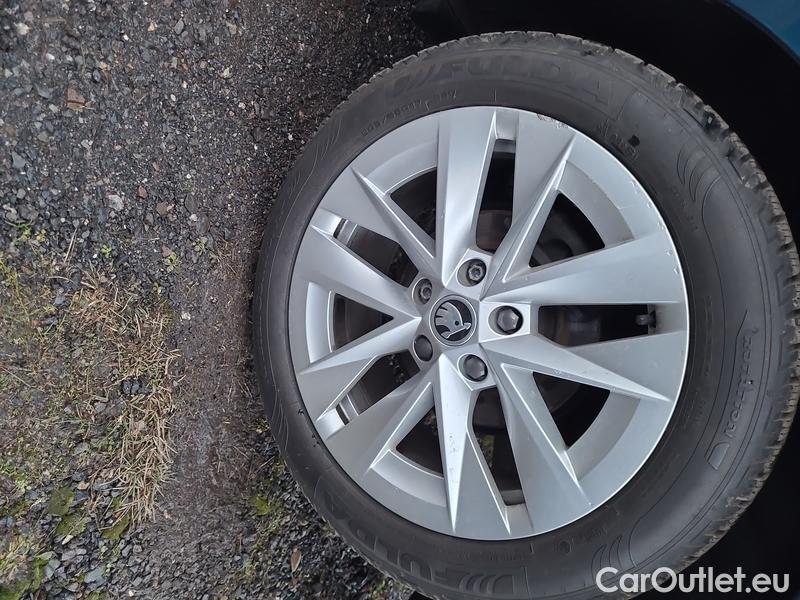  Skoda  Octavia  Lim. (NX3)(2020)  1.5TSI 110 Style 5d #10