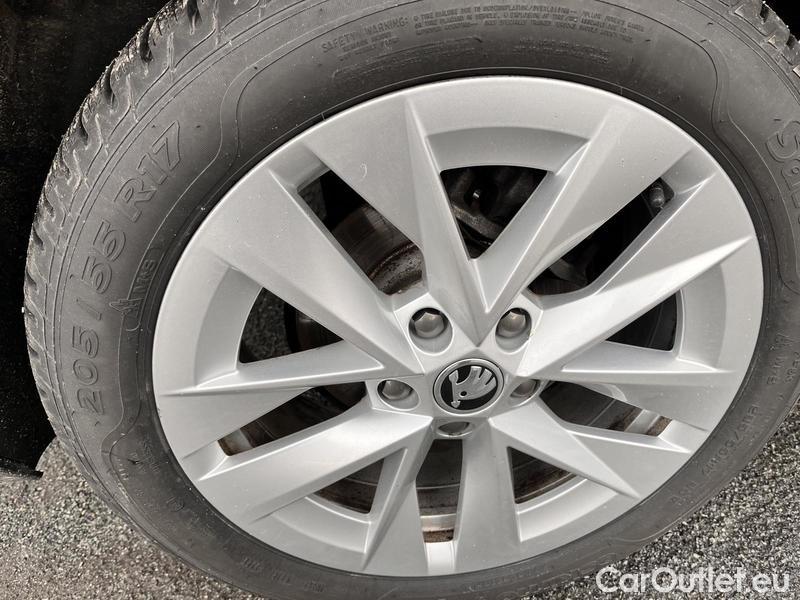  Skoda  Octavia  Lim. (NX3)(2020)  1.5TSI 110 Style 5d #2