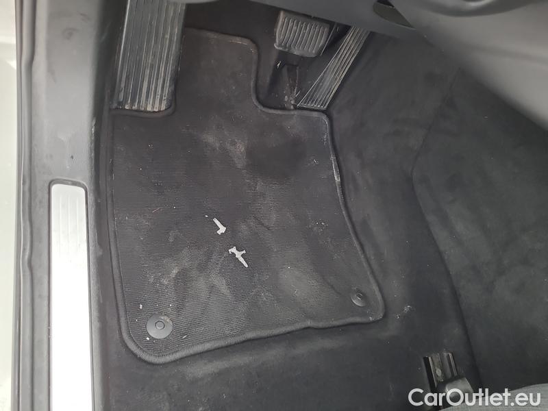  Volvo  V60  (2010)  B3 Momentum AT #10