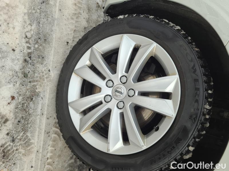  Volvo  V60  (2010)  B3 Momentum AT #2