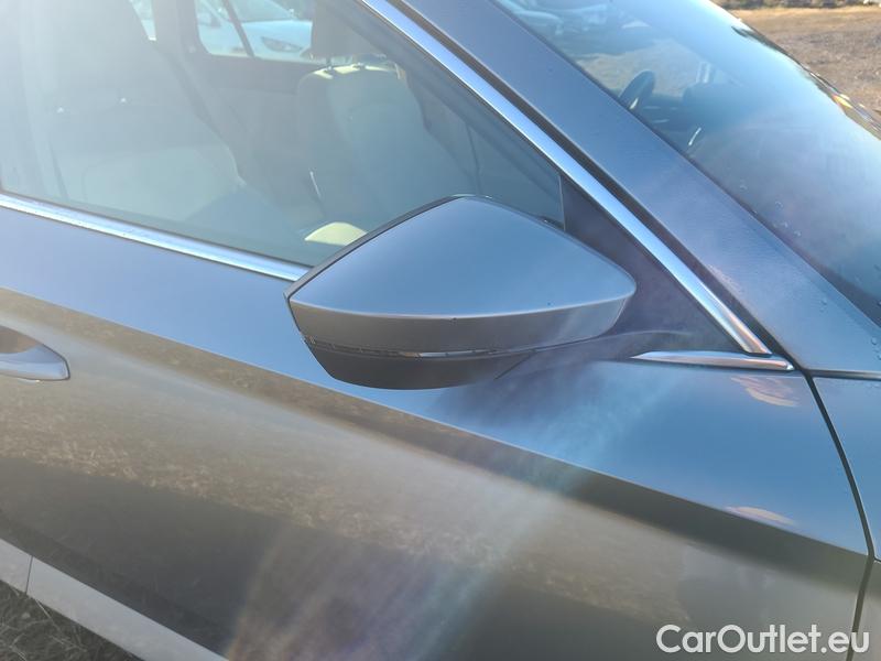  Skoda  Superb  Combi (3V5)(2015) Sup.C.FL2.0TDI 140 Sty. 4x4 AT #9