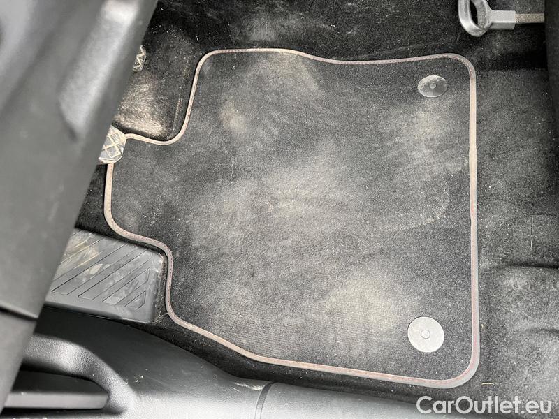  Skoda  Octavia  Lim. (NX3)(2020)  1.5TSI 110 Style 5d #4