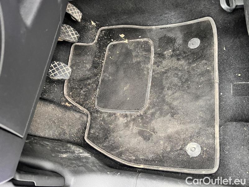  Skoda  Scala  (NW) (2019)  1.0TSI 81 Ambition 5d #12