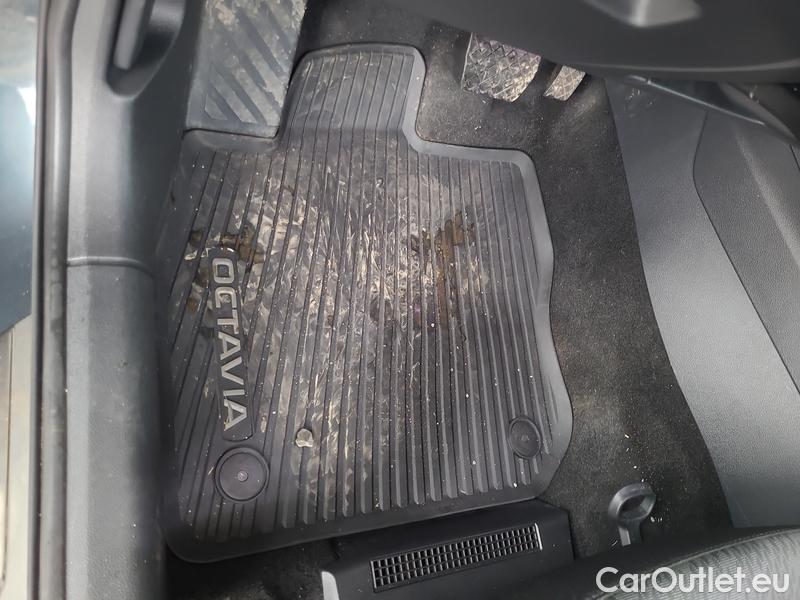  Skoda  Octavia  Combi (NX3)(2020) Oct.Combi 1.5TSI 110 Style Aut #4