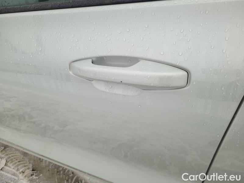  Volvo  V60  (2010)  B3 Momentum AT #5