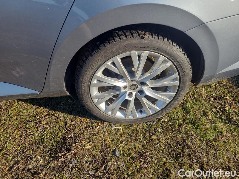  Skoda  Superb  Combi (3V5)(2015) Sup.C.FL2.0TDI 140 Sty. 4x4 AT #5