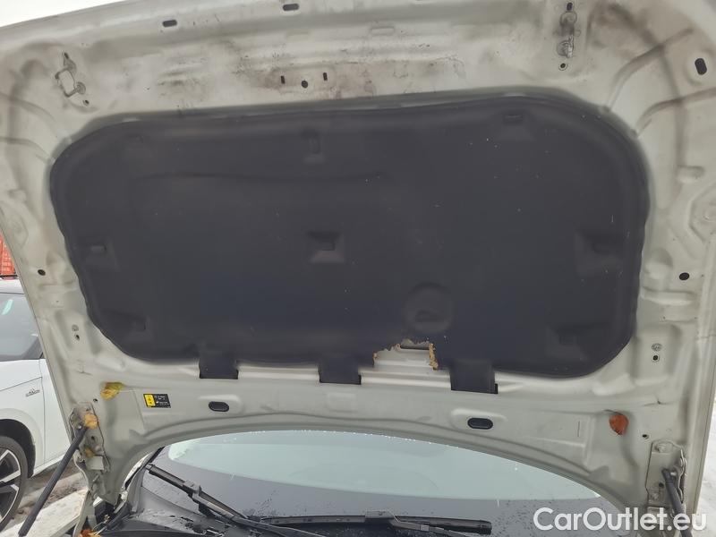  Volvo  V60  (2010)  B3 Momentum AT #18