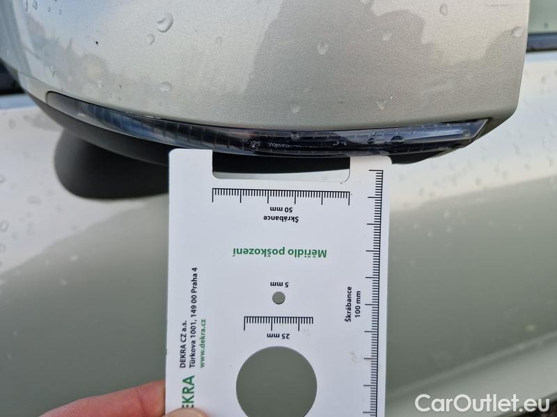  Volvo  V60  (2010)  B3 Momentum AT #21